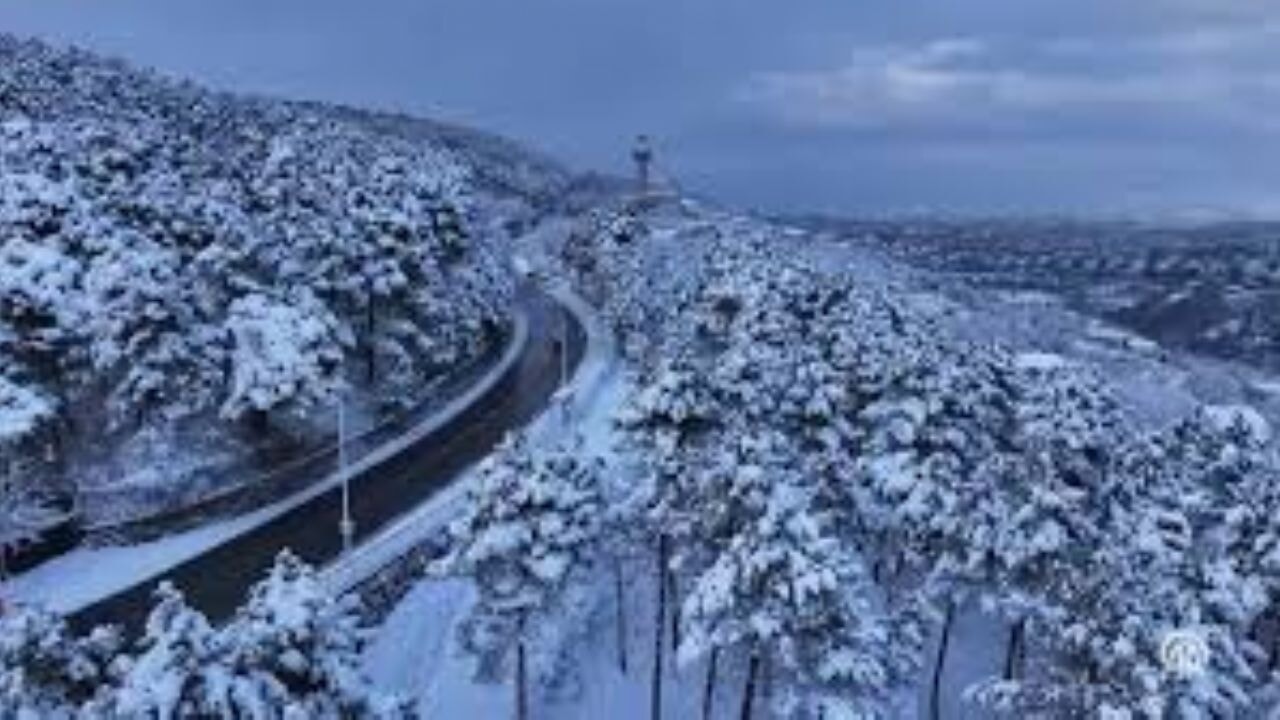 Kar yağışının ardından İstanbul beyaza büründü