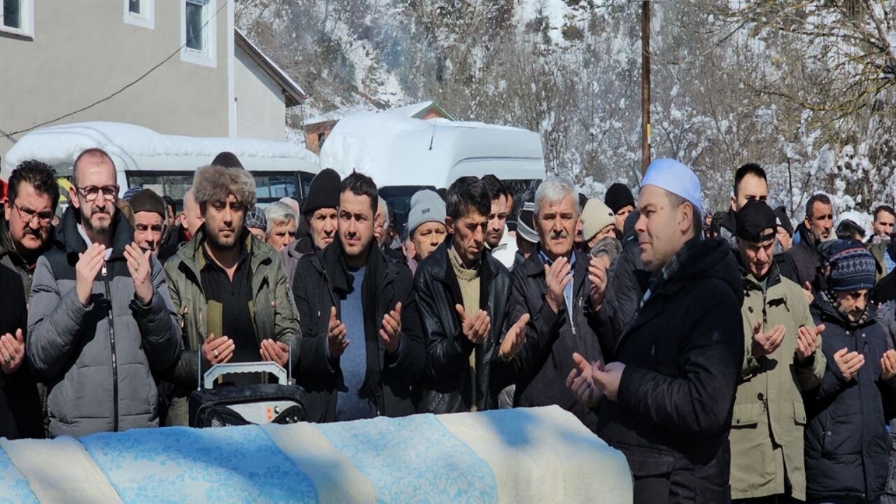 İngilizce öğretmeni kalp krizinden ölmüş