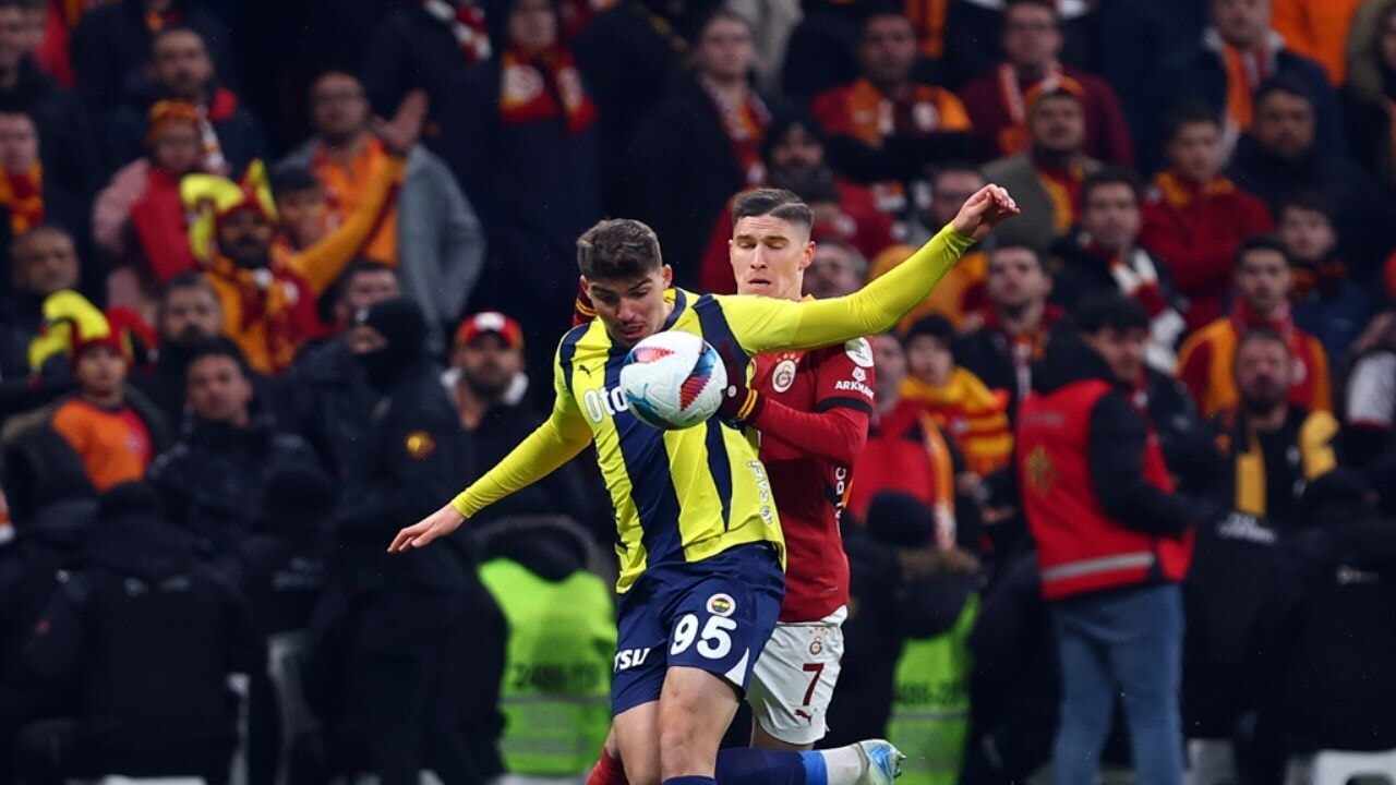 Fenerbahçe'nin derbideki tek kazancı Yusuf Akçiçek oldu; Mourinho'dan açıklama