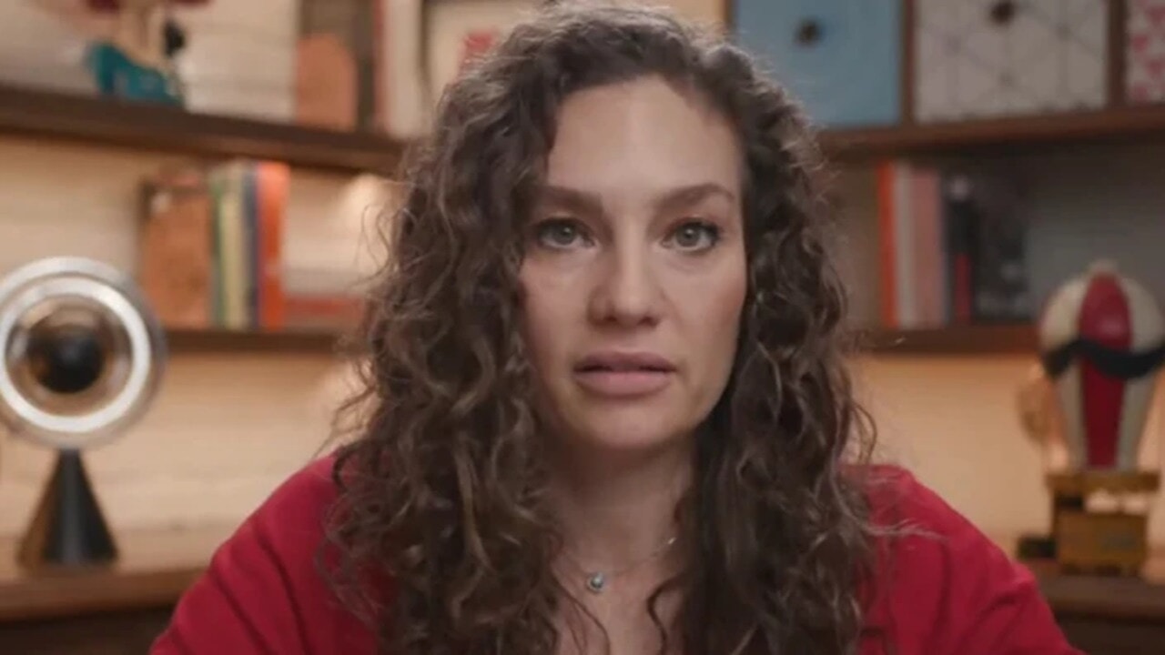 Nevşin Mengü'ye 1 yıl 3 ay hapis cezası