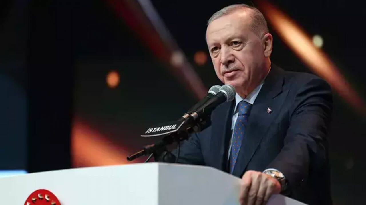 Erdoğan, 28 Şubat sürecinin Türkiye'ye büyük maliyetler yüklediğini belirtti.