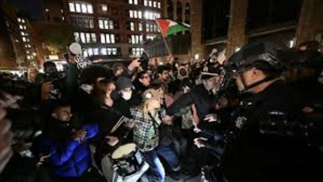 Kolombiya Üniversitesi'nde Filistin'e destek gösterisi