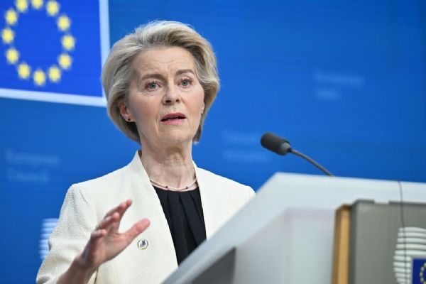 AB Komisyonu Başkanı von der Leyen Trump'a mesaj: ABD talebinde haklı