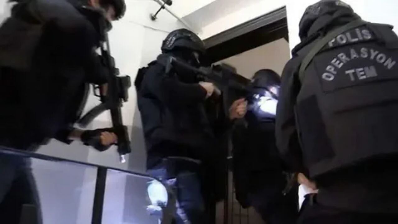 Terör örgütü DHKP/C'ye yönelik soruşturmada 32 zanlı yakalandı