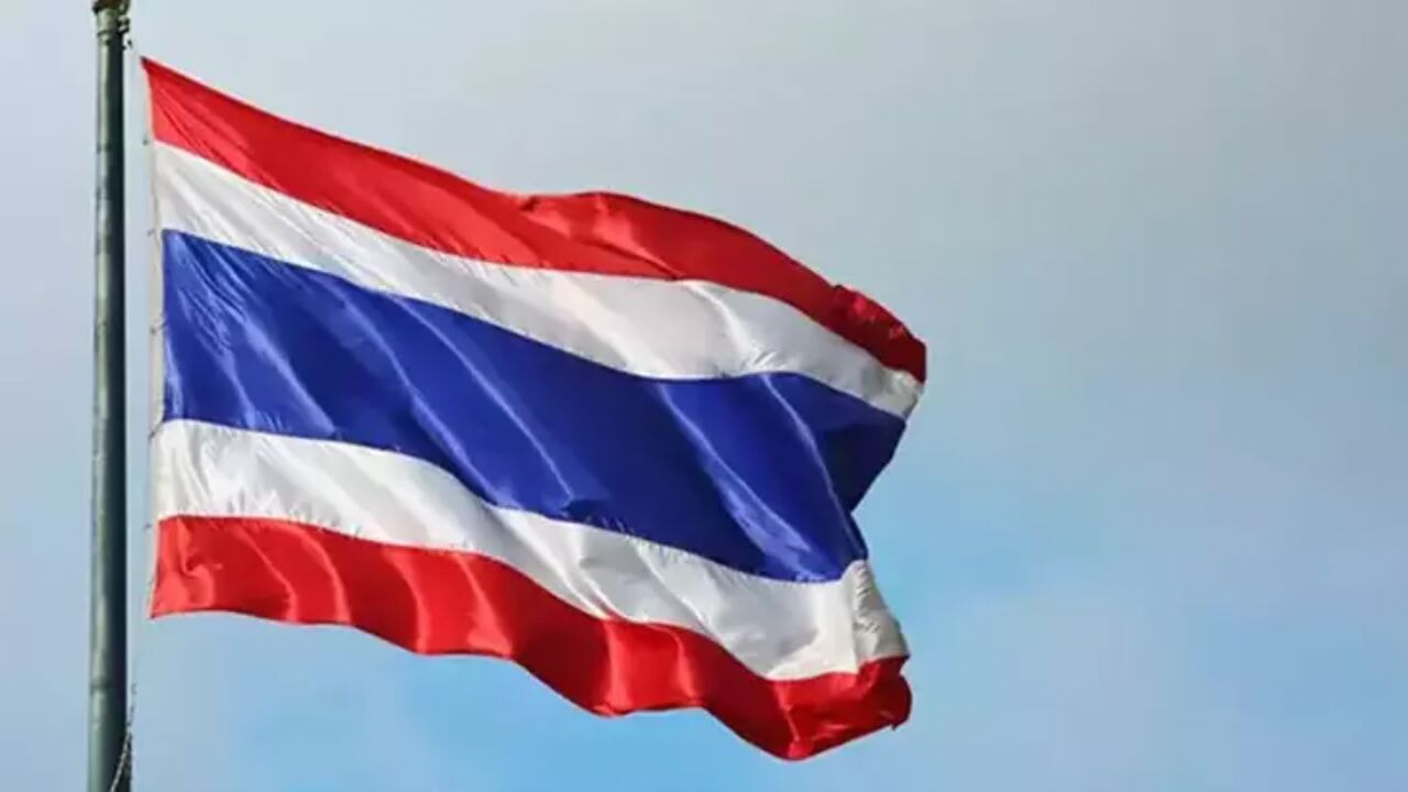 Tayland'da otoyol köprüsü çöktü