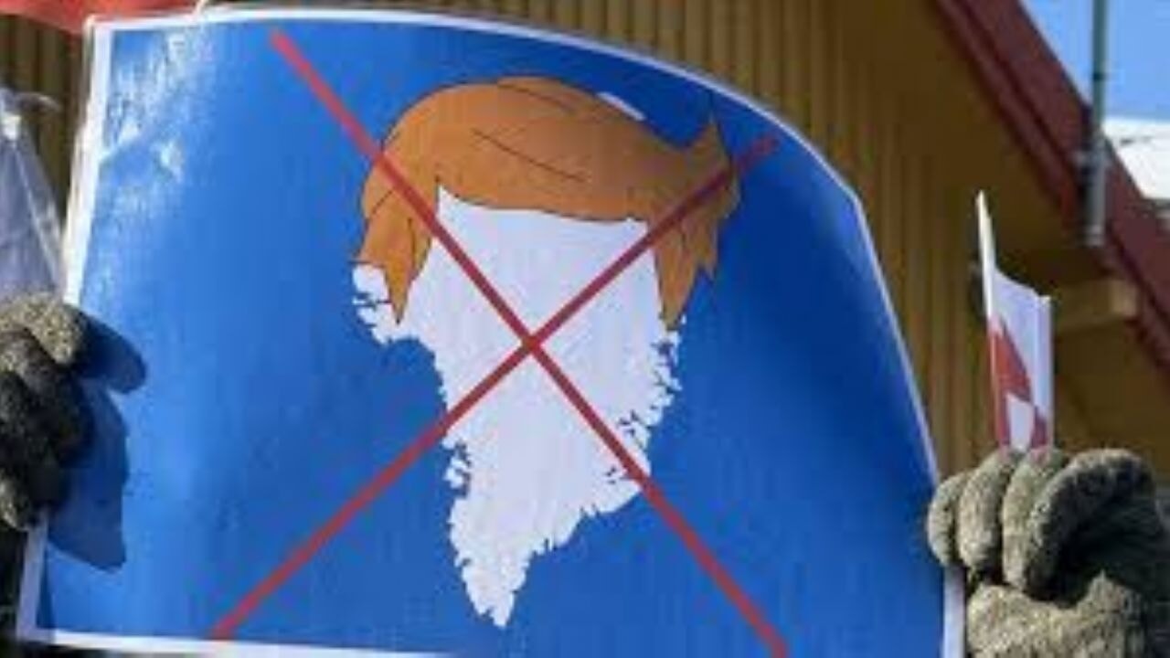 Grönland'da yüzlerce kişi, Trump'ın 'ilhak' açıklamasına tepki olarak ABD Konsolosluğuna yürüdü