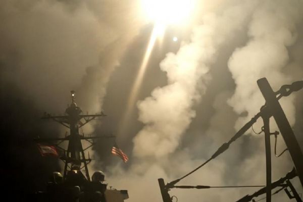 ABD ile İngiltere'nin Yemen'in Sana ve Sada kentlerine düzenlediği hava saldırılarında 31 kişi öldü