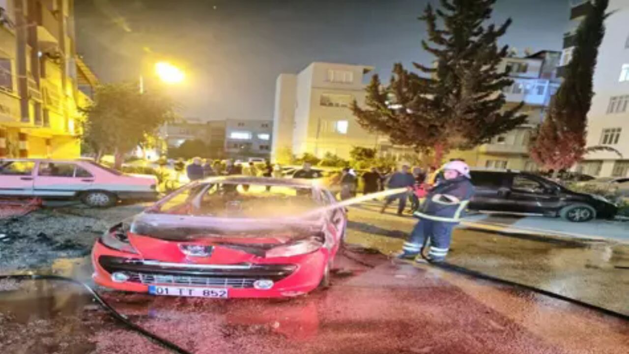 Adana'da aile içi dehşet: Genç adam annesinin aracını ateşe verdi