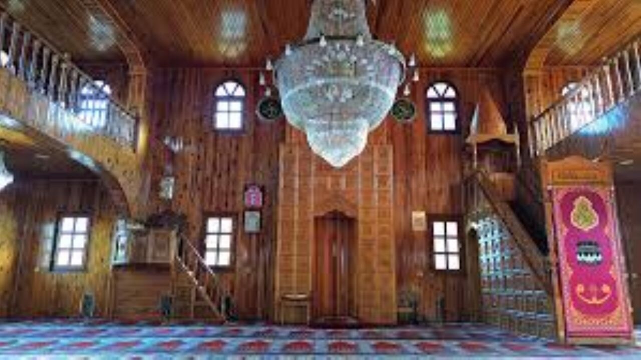 Çantı tekniğiyle inşa edilen cami 2 asırdır ayakta duruyor