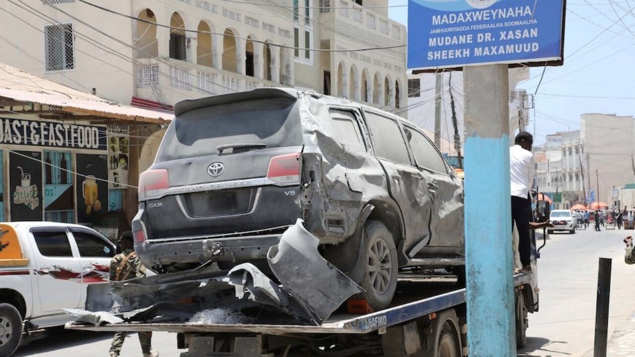 Somali Cumhurbaşkanı Mahmud'un konvoyuna bombalı saldırı