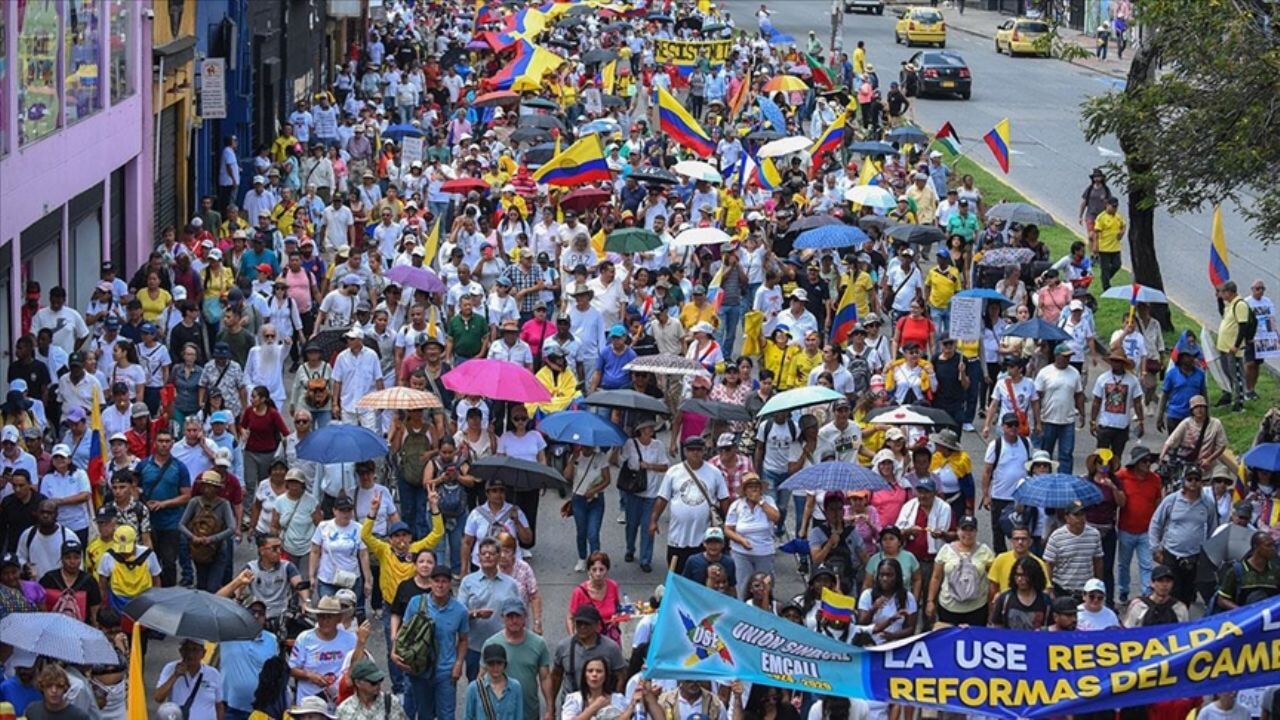 Kolombiya halkı Petro için sokağa döküldü