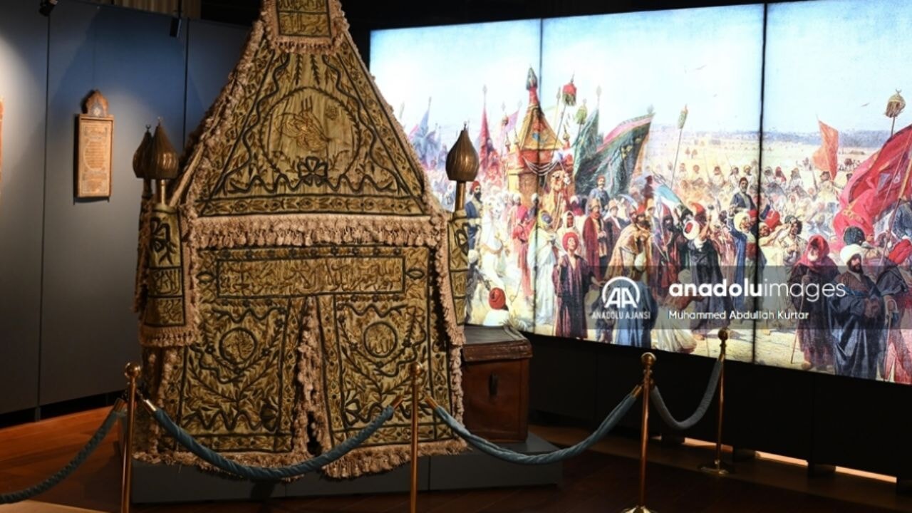 Kabe yolunda: Mukaddes yolculuk hatıraları sergisi