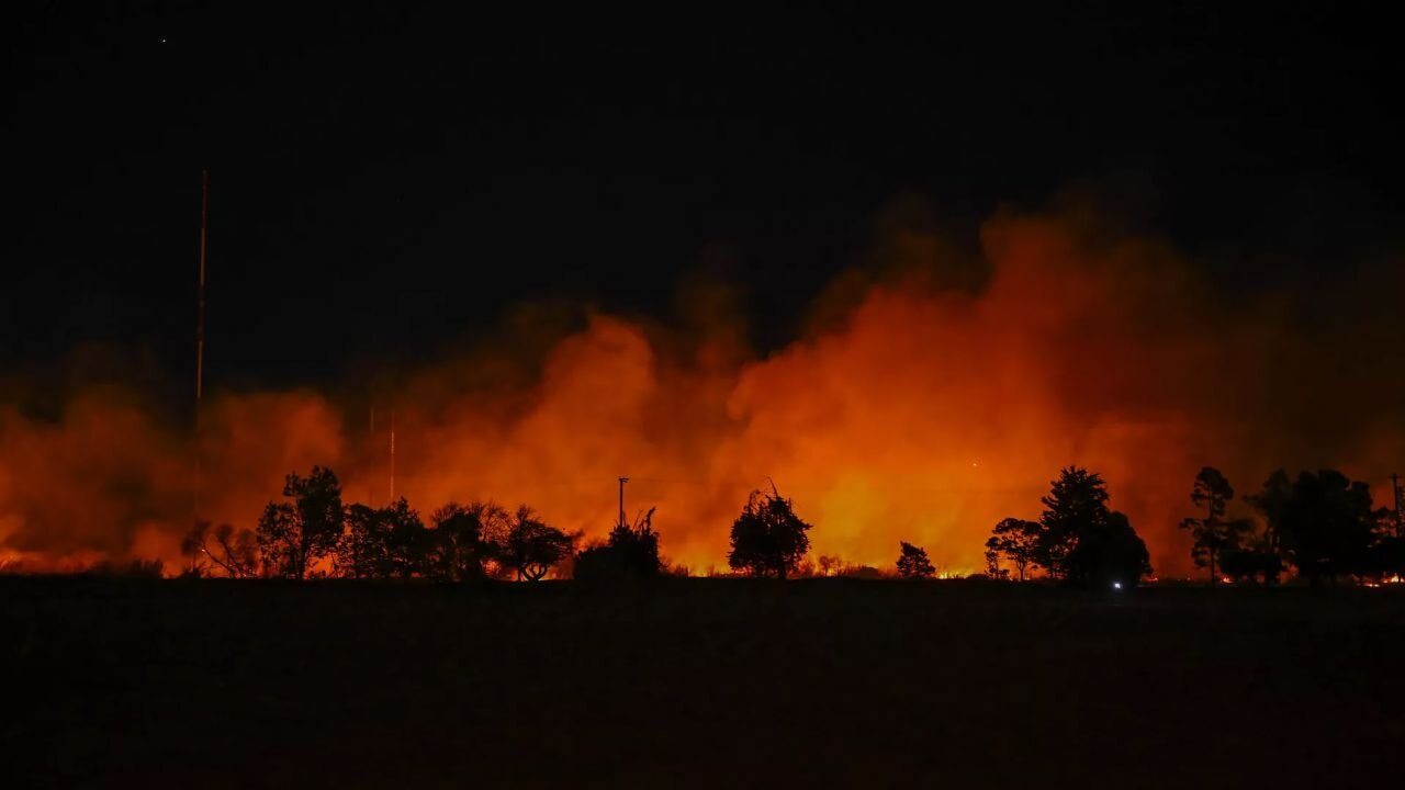 Londra'da korkutan yangın! Heathrow'da tüm seferler durduruldu