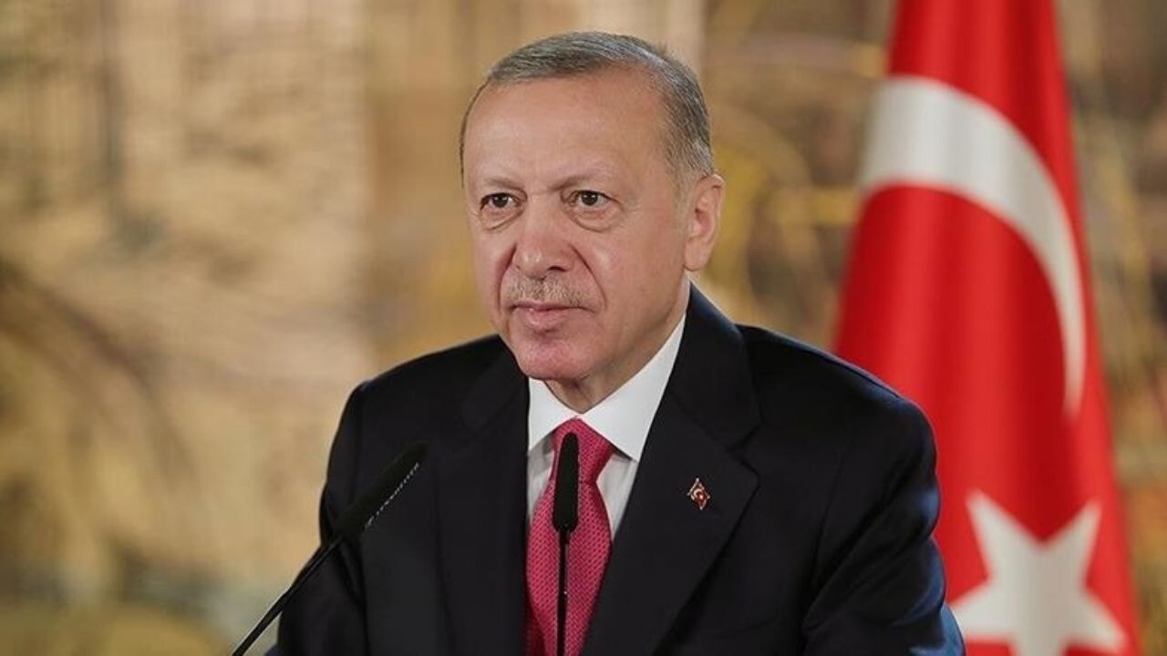 Cumhurbaşkanı Erdoğan, Aşık Veysel'i 52. ölüm yıl dönümünde andı