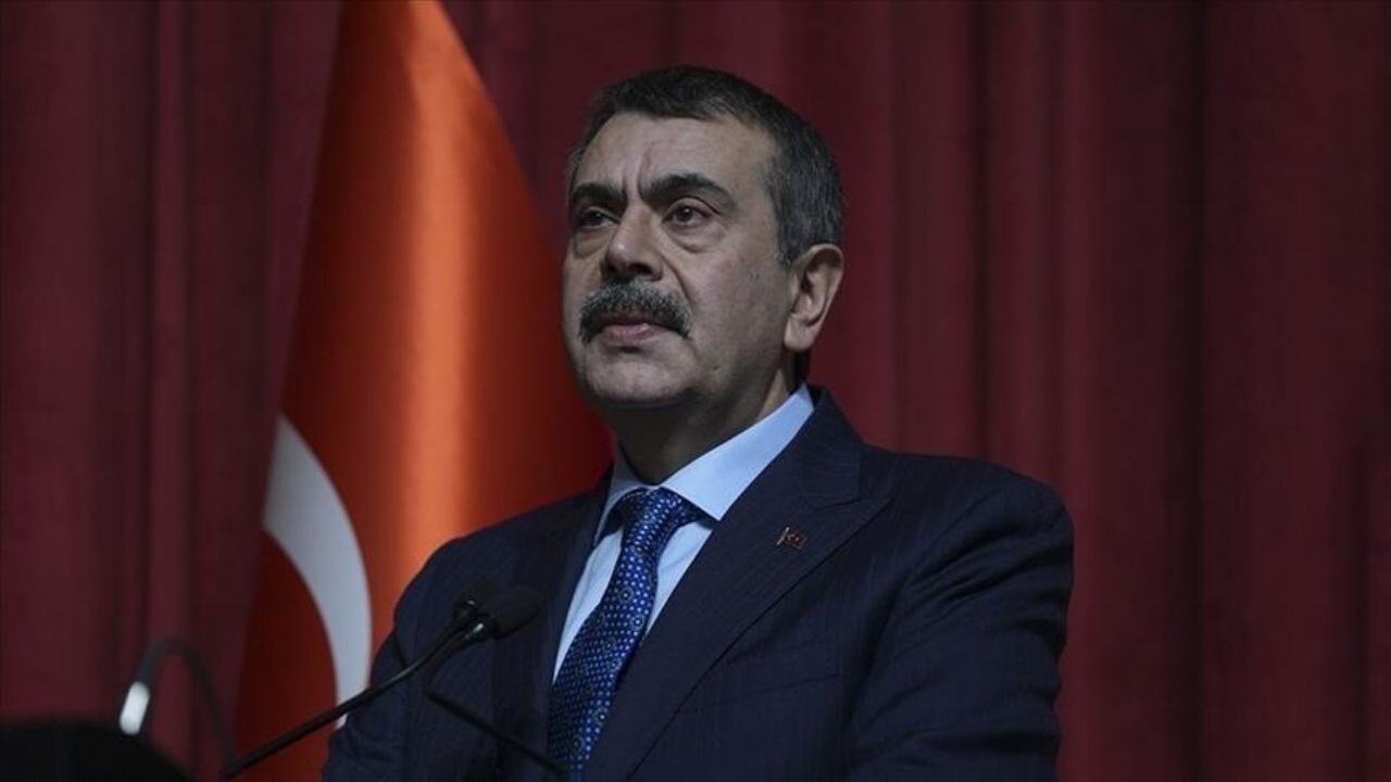 Milli Eğitim Bakanı Tekin, canlı yayında soruları yanıtladı