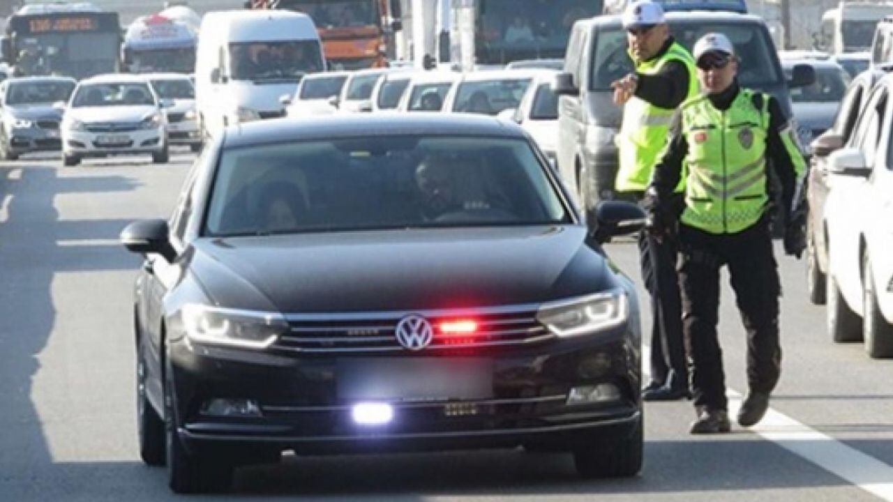 İBB soruşturması: Gözaltındaki ismin çakarlı aracı savcının çıktı