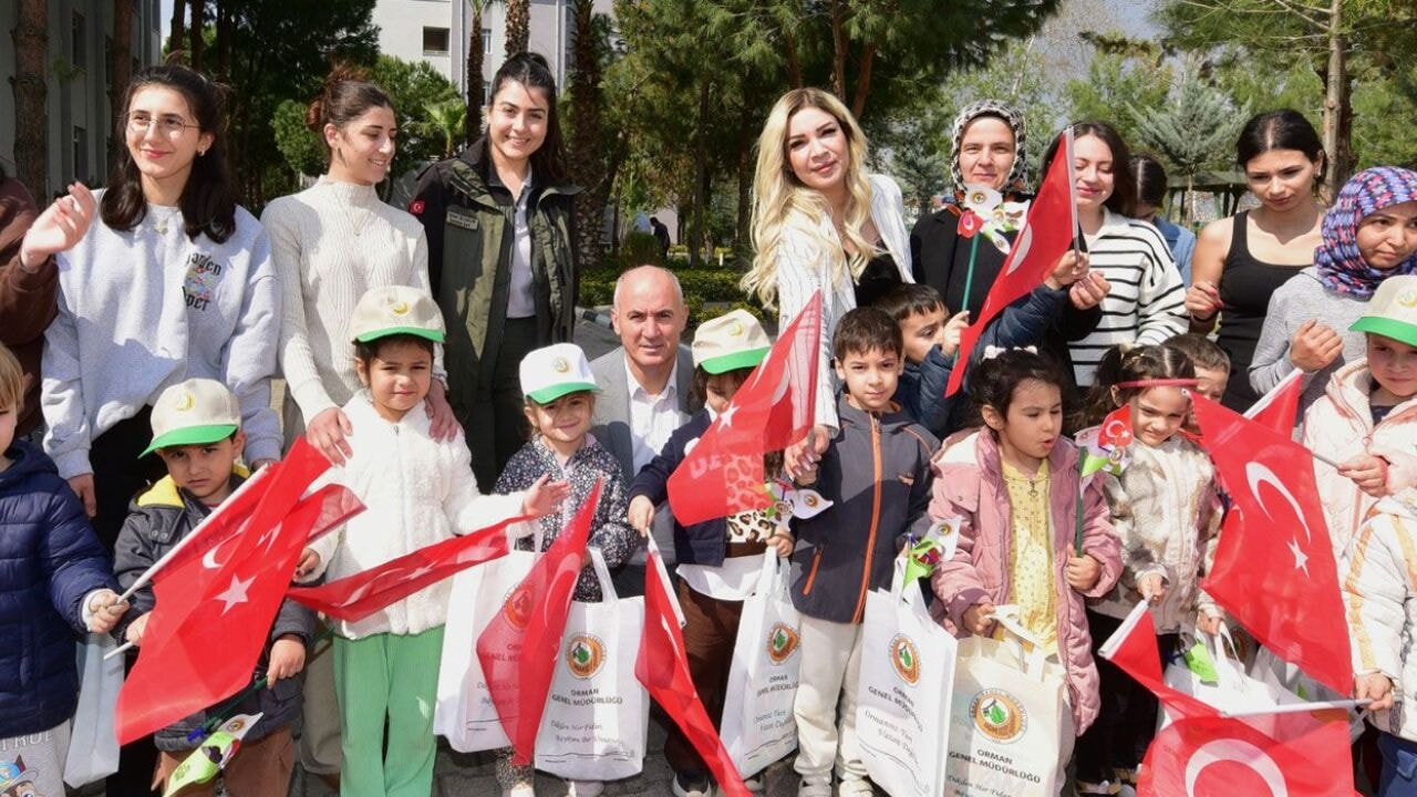 Osmaniye'de fidan seferberliği! Minikler doğa için kolları sıvadı