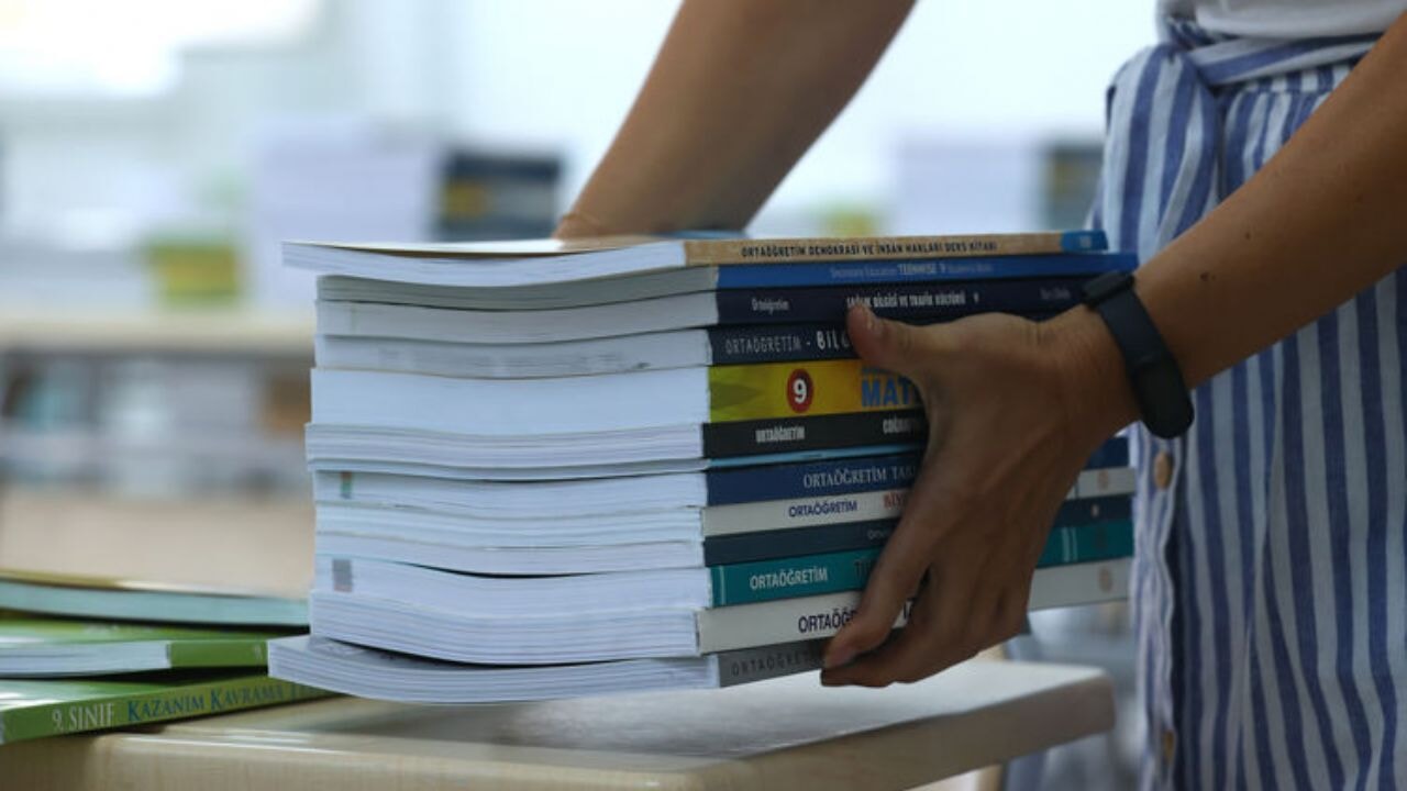 Ders kitapları güncellendi, 40 yeni harita hazır