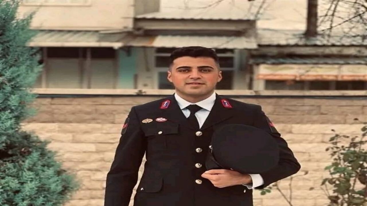 Uzman onbaşı evinde ölü bulundu