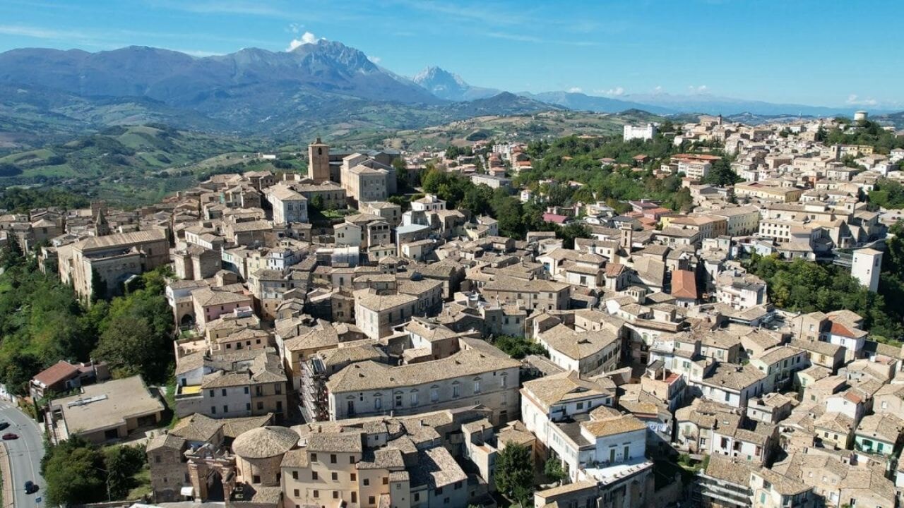 İtalya'da 1 Euroya ev satışı devam ediyor