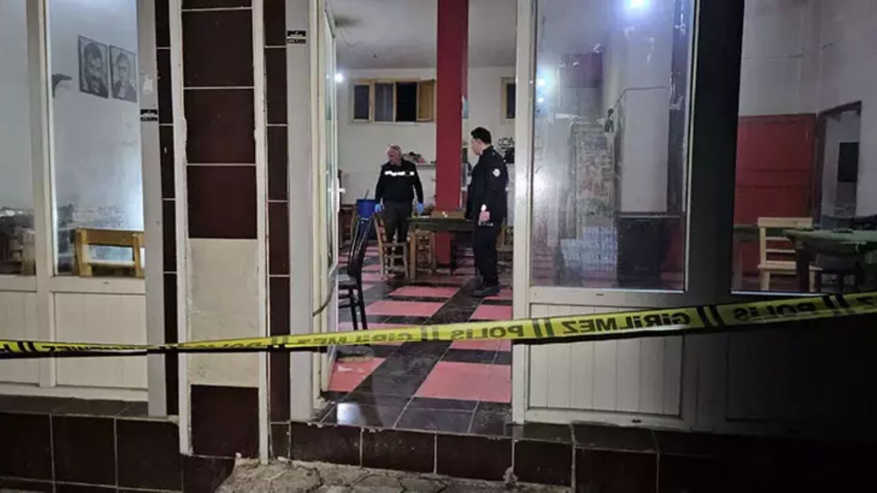 Adana'da cinayet!  kahvehaneye baskın düzenlendi
