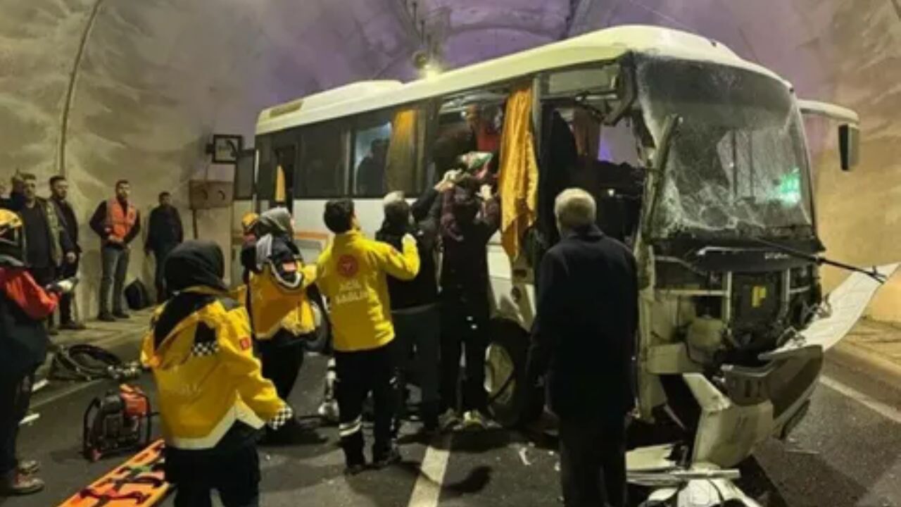 Sivas'ta Yağdonduran Tüneli'nde korkunç kaza!