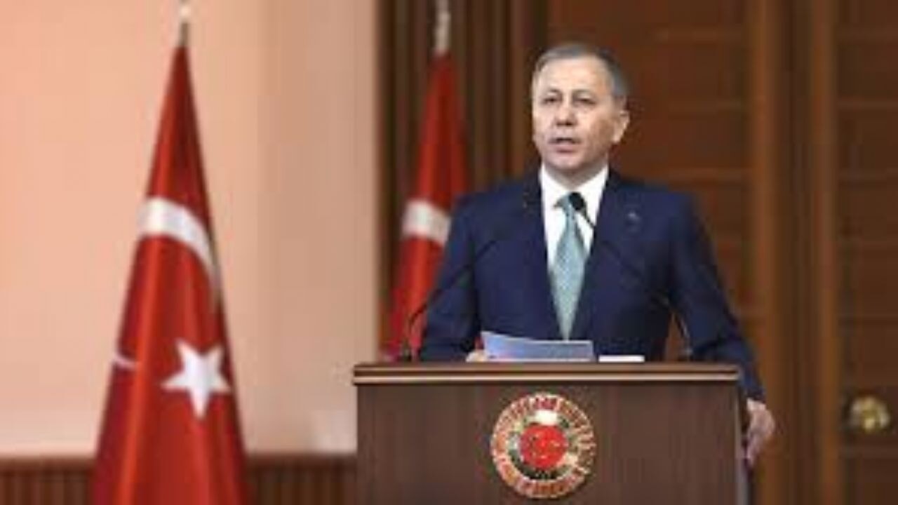 Bakan Yerlikaya'dan sürücülere 'aşırı hız' uyarısı