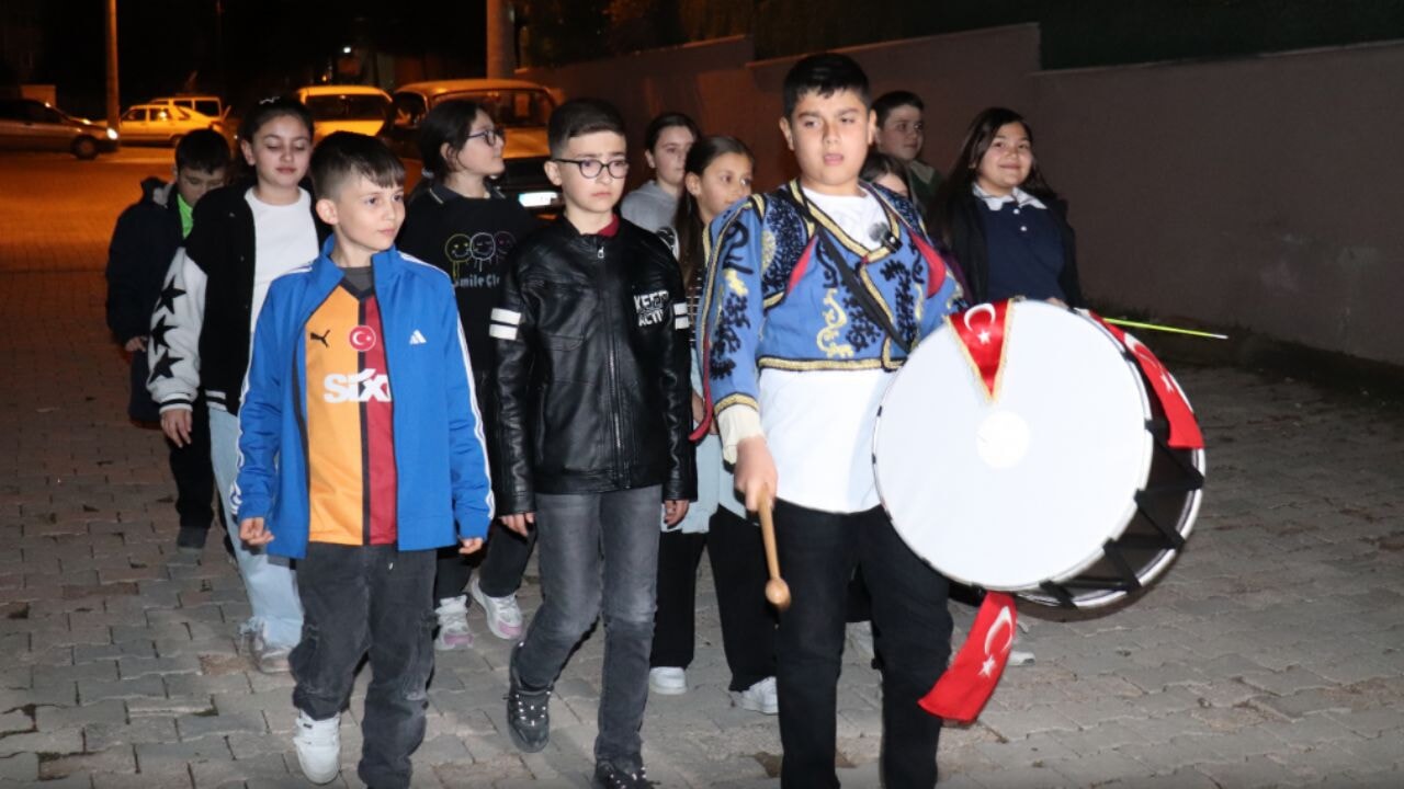 Kütahya'da çocuklar 200 yıllık 'Küpecik' geleneğini yaşattı