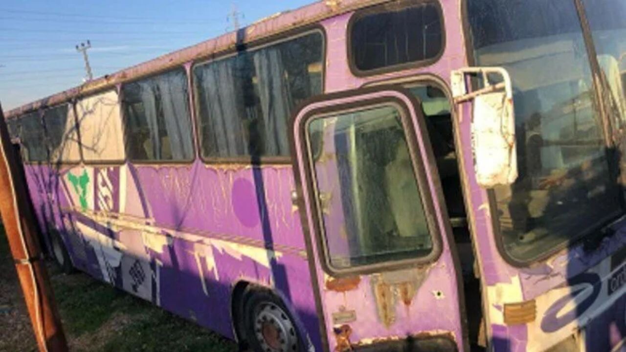 Süper Lig'deydi, şimdi icralık olan otobüsü satılıyor