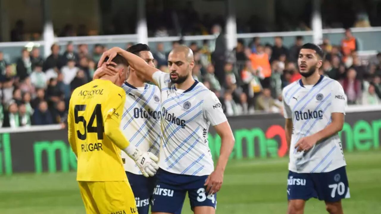 Fenerbahçe, Bodrum FK'yi 4-2 yenerek puan farkını 6'ya indirdi