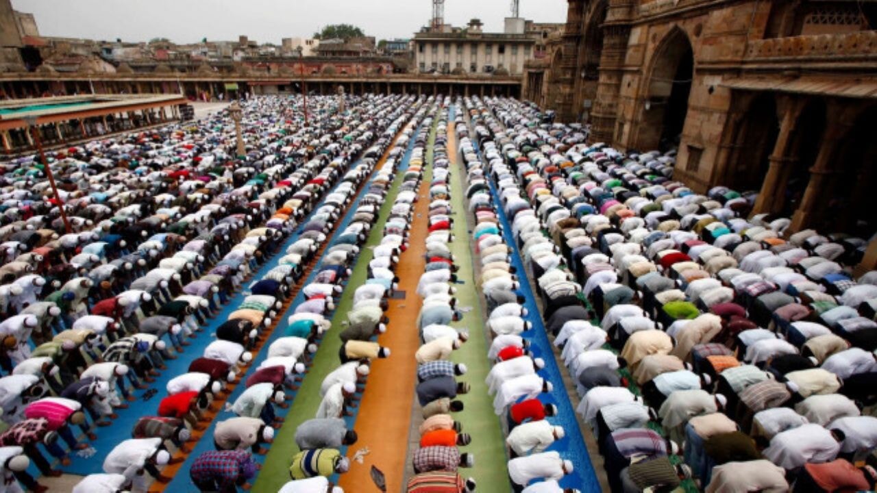 Ankara'da bayramın saati belli oldu! Bayram namazına kaçta gidilecek? Ankara'da ilçe ilçe saatler açıklandı