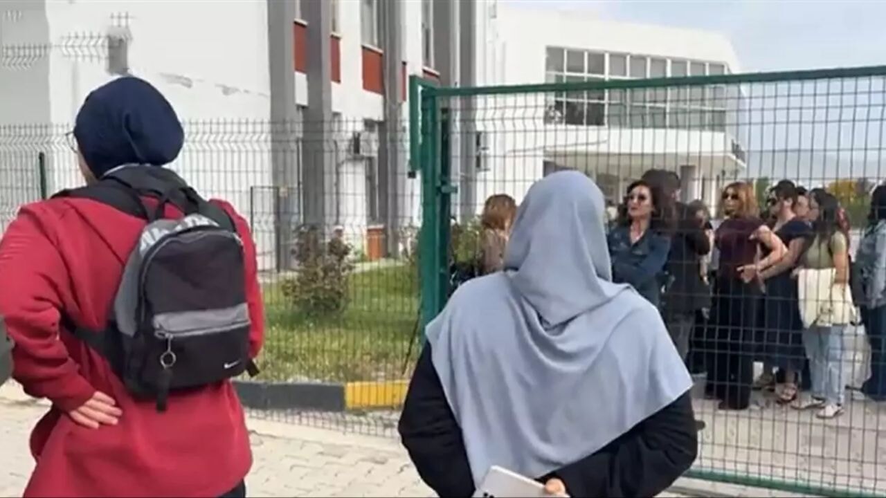 KKTC'de başörtüsü tartışması: KKTC'de neler oluyor?