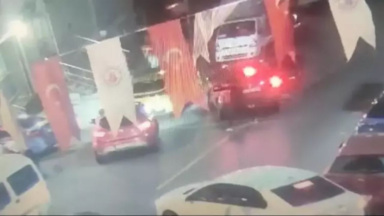 Kağıthane'de otomatik silahlarla suikast