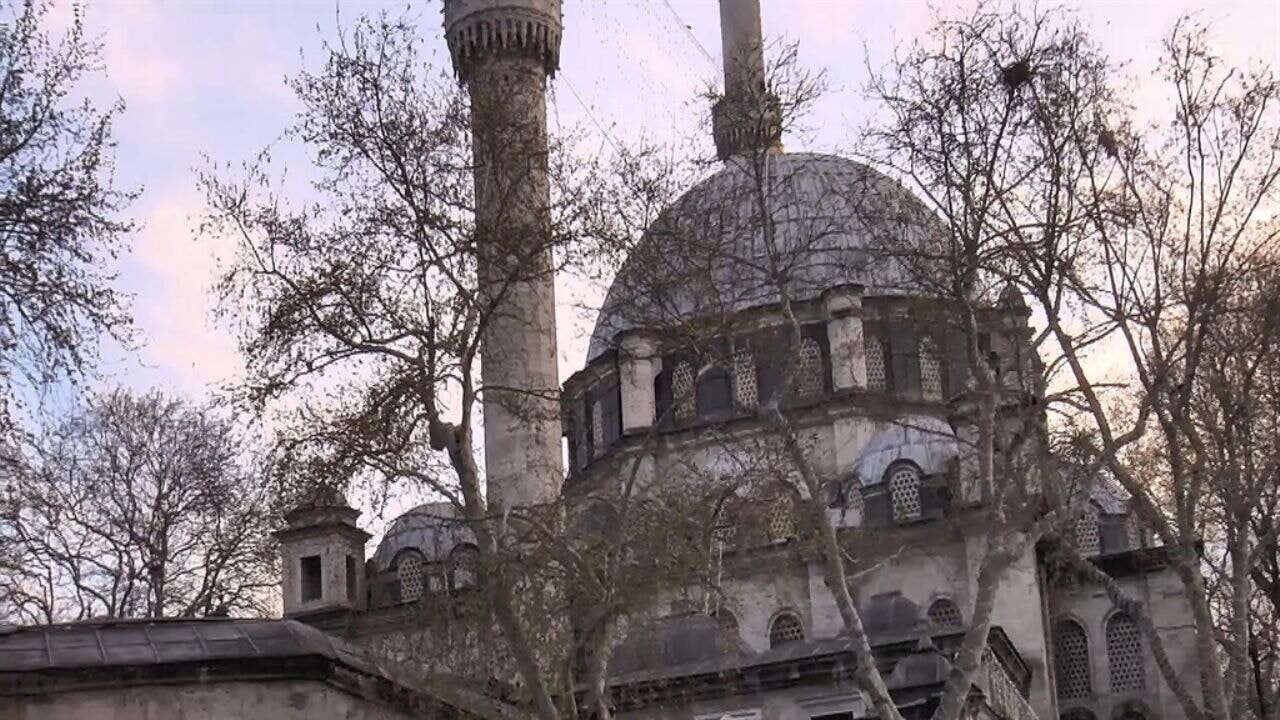 Eyüpsultan Camii bayramı namazında dolup taştı