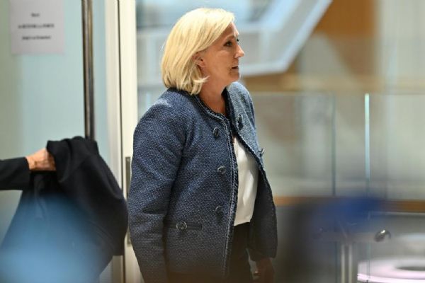 Le Pen, yolsuzluktan suçlu bulundu
