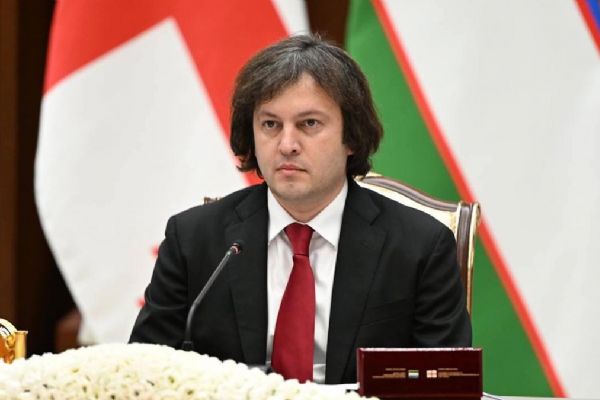 Komşudan ''Bağımsızlığa sürekli sahip çıkmak gerekiyor'' çıkışı