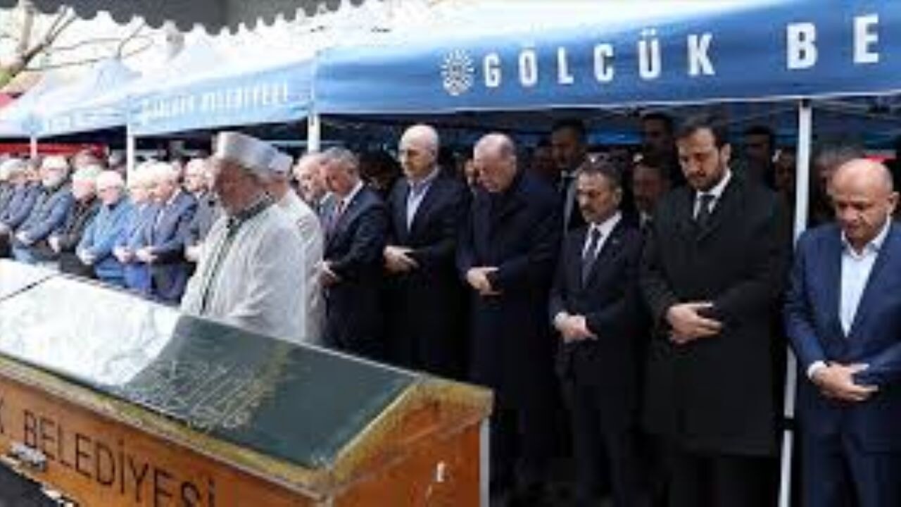 Cumhurbaşkanı Erdoğan, AK Parti Kocaeli İl İstişare Kurulu Üyesi Abiş'in cenaze törenine katıldı