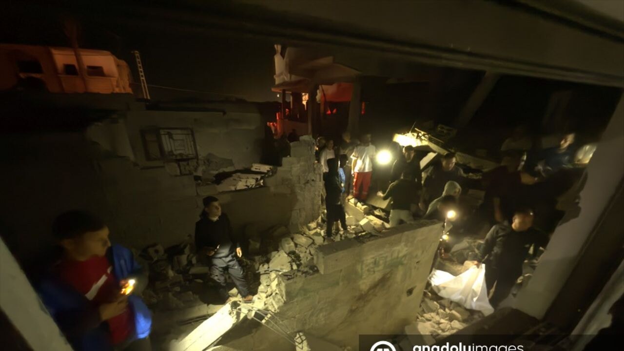 İsrail ordusu Filistinlilerin sığındığı çadırları hedef aldı