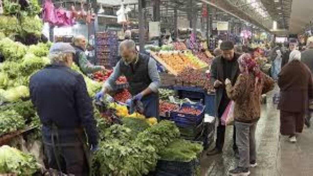 Yurt genelinde 'boykot çağrısı'na rağmen alışveriş noktalarında hareketlilik yaşandı