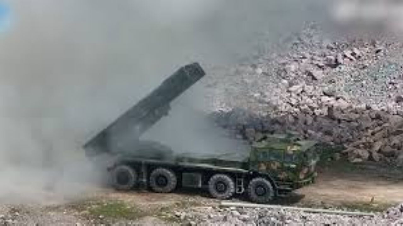 Çin, Tayvan ile ana karasını ayıran Tayvan Boğazı'nda 'Boğaz Tufanı 2025/A' adı verilen askeri tatbikata başladı