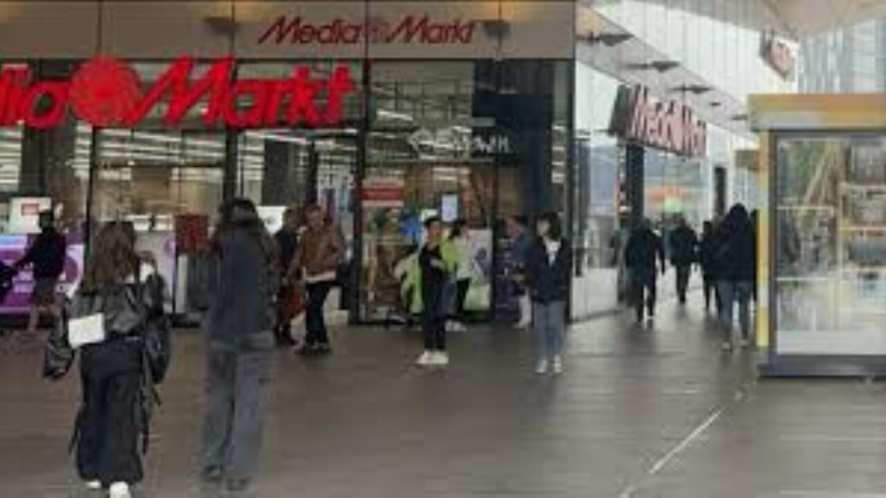 Boykot çağrısına rağmen AVM, market ve pazarlarda hareketlilik sürüyor