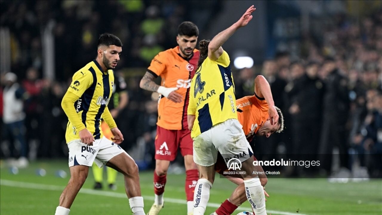 Ziraat Türkiye Kupası'nda Galatasaray Fenerbahçe'yi 2-1 yenerek yarı finale çıktı