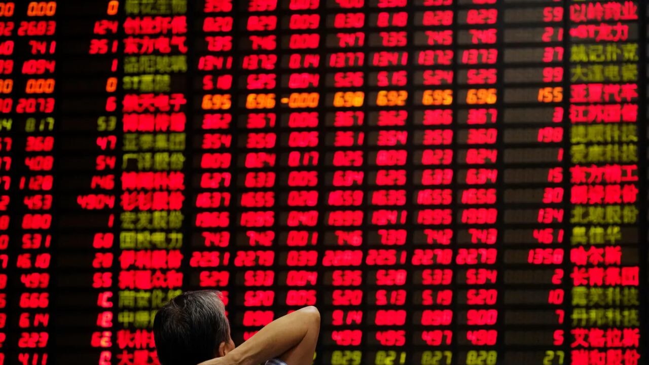 Piyasalarda deprem: Hisseler çakıldı, milyarlarca dolar buhar oldu!