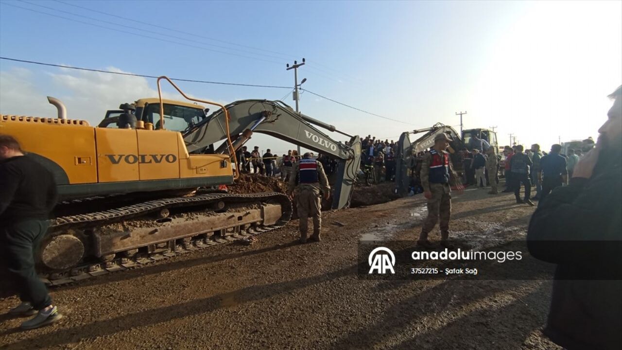 Şanlıurfa'da kanalizasyon çalışmasında göçük! İşçiler mahsur kaldı