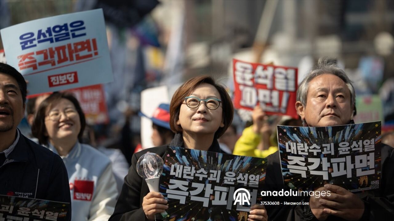 Güney Kore'de tarihi karar! Anayasa Mahkemesi, Devlet Başkanı Yoon'u azletti