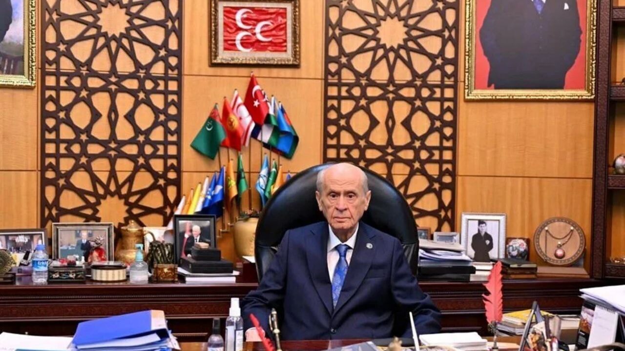 Devlet Bahçeli'den 'işbaşı' fotoğrafı