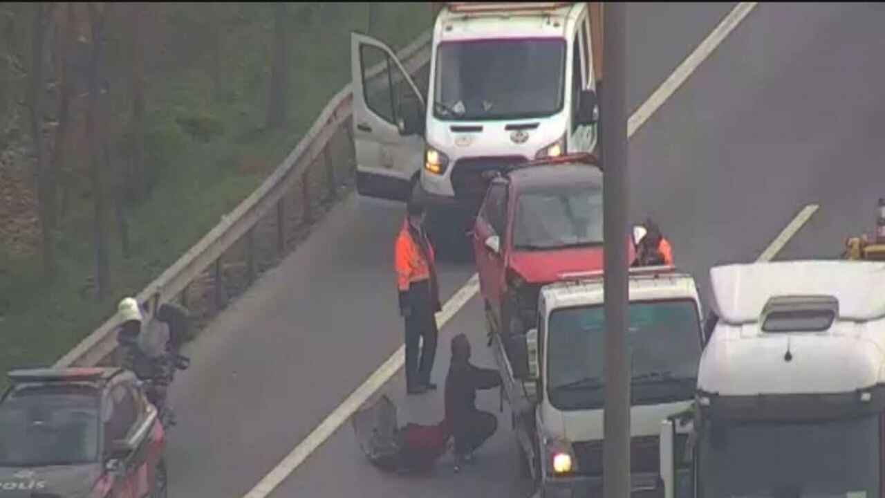 Küçükçekmece'de zincirleme kaza: 4 polis yaralı