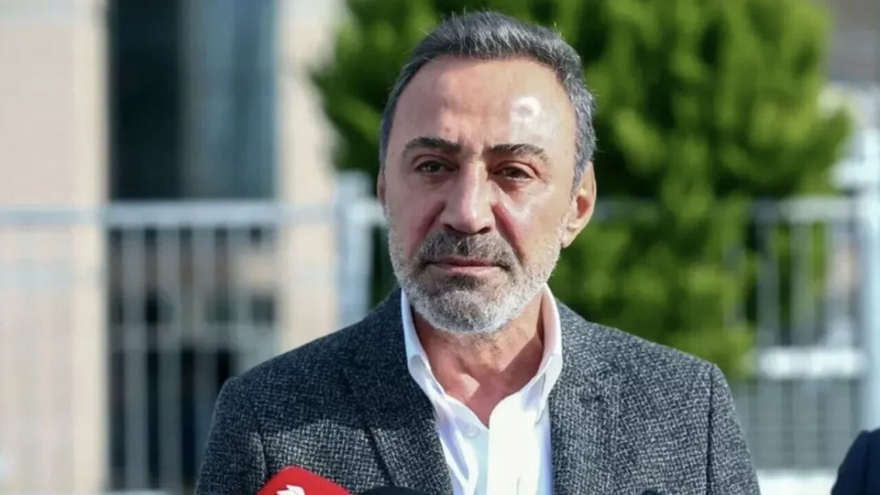 Berhan Şimşek: Ben duvarlara CHP yazarken Özgür Özel kısa donla geziyordu