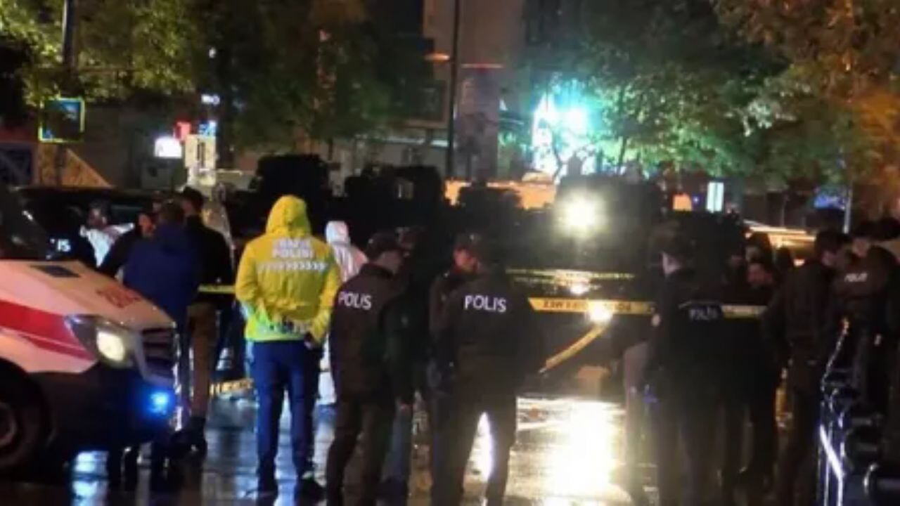 İstanbul'da silahlı çatışma! Polisle çatışan 2 şüpheli vurularak yakalandı