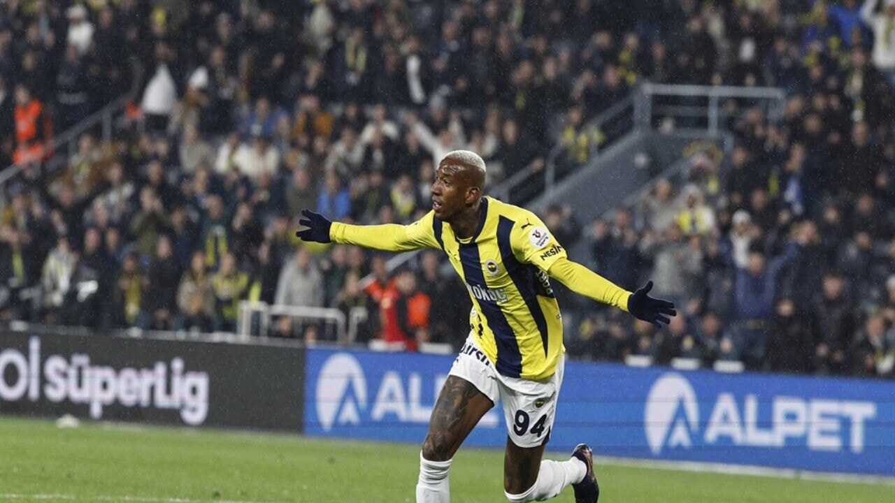 Talisca hat-trick yaptı! Mourinho'dan açıklama...